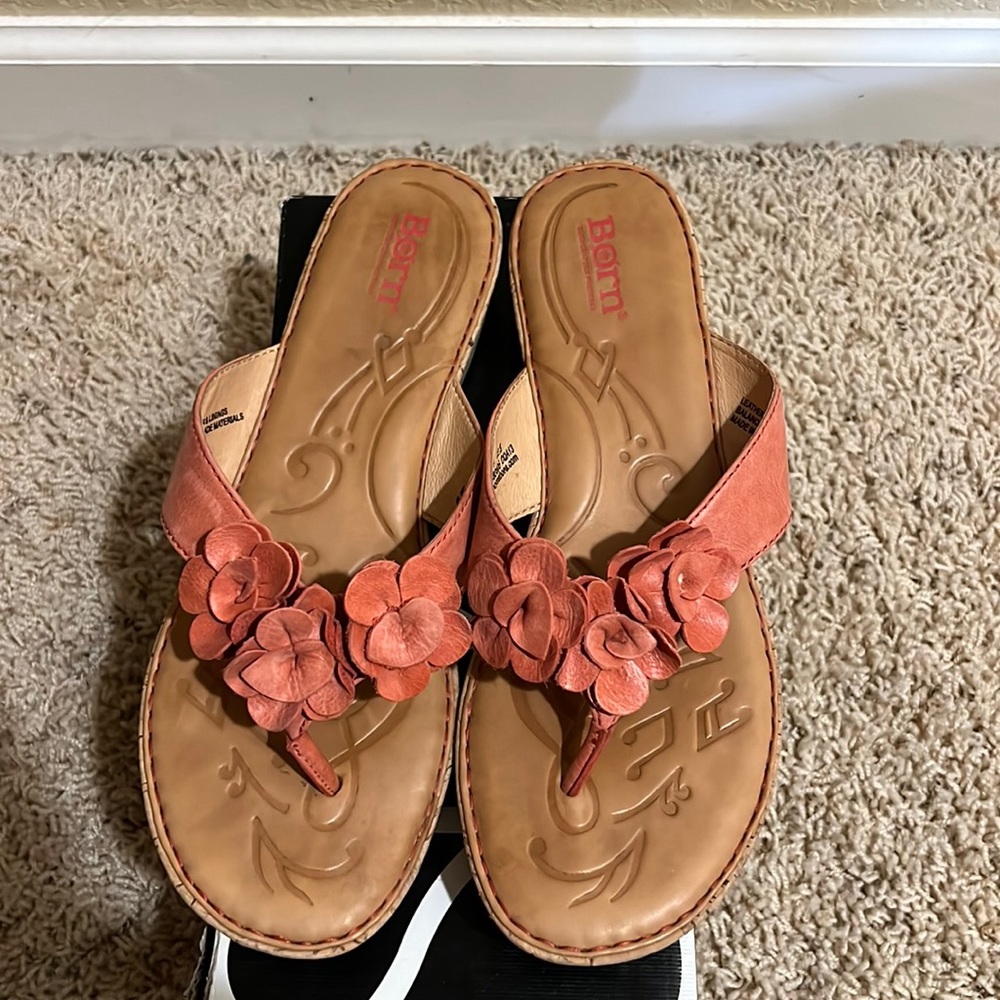 Women leather sandals